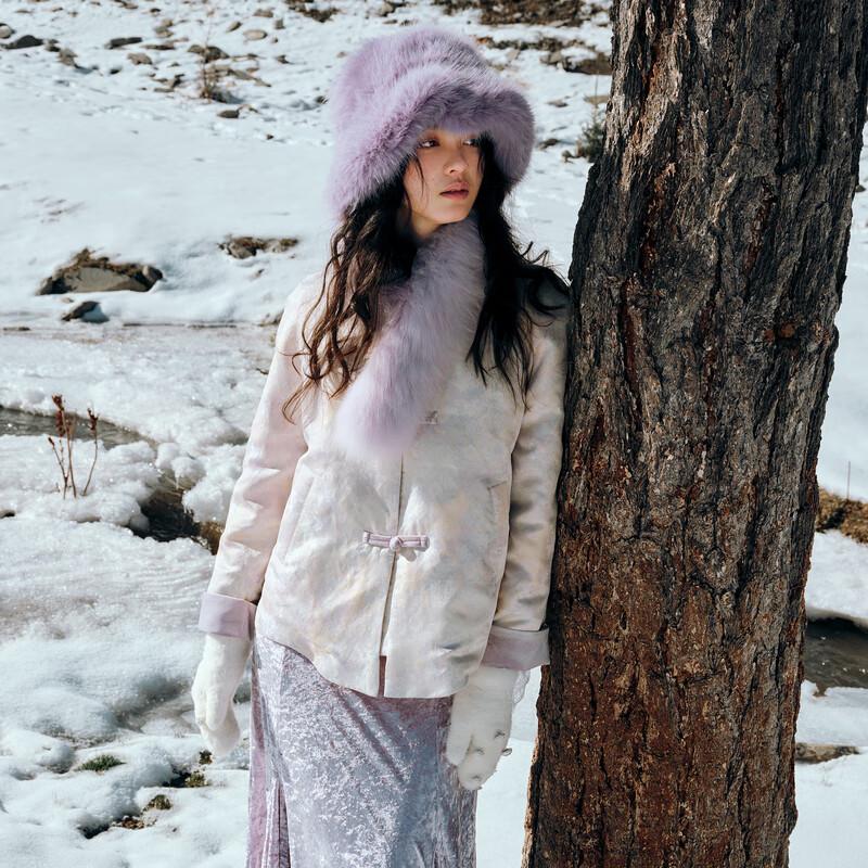 

Qiu Shui Yi Ren Женский элегантный пуховик с жаккардовым узором и воротником из лисьего меха XL