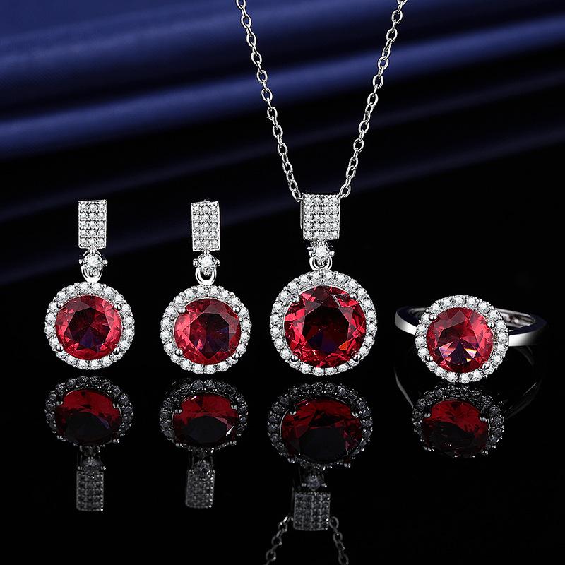 025 Caibao Rubin Taubenblutrot Set Retro Set mit Zirkonia Diamantring Halskette Ohrringe Damen