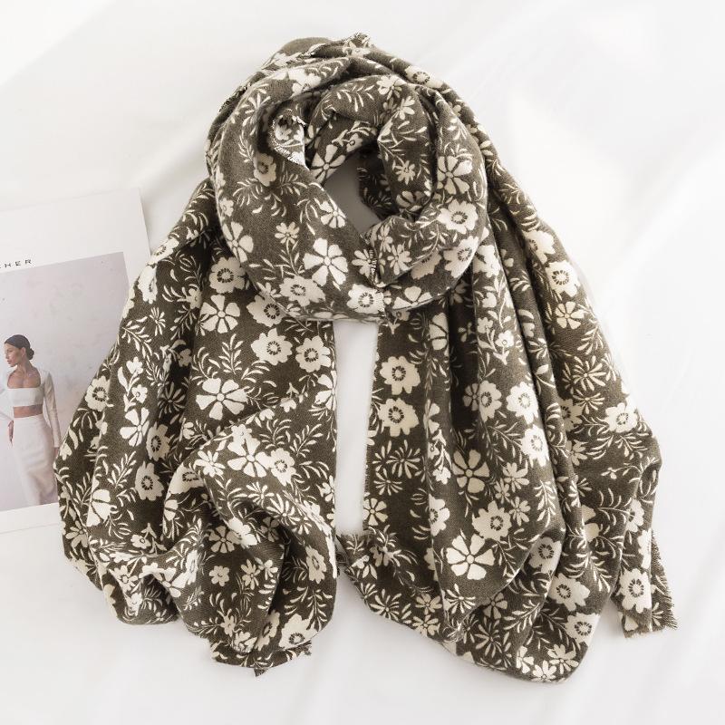 Winter Printed Scarf Fresh Little Daisy Imitation Cashmere Scarf Women's High end Sweet Commuting Warm Scarf Shawl