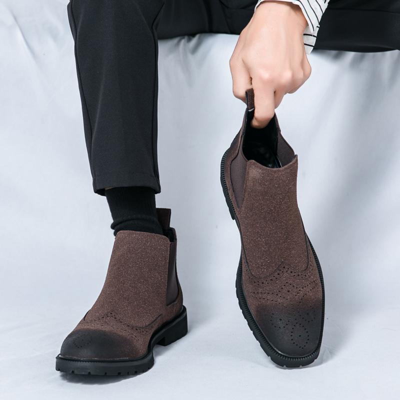 Spring Men Fashionable Frosted Leather Comfortable Pointed Short Boots Brand New Men's Carved Breathable High Top Leather Boots