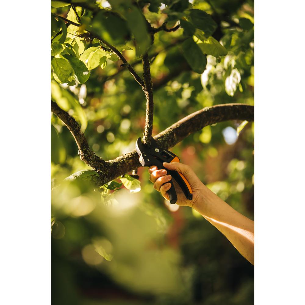Fiskars Solid P121 Garden Pruning Shears - One-Handed 25cm