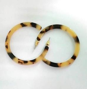oversized acrylic earrings exaggerated acetic acid C-type hawksbill leopard print Hong Kong style basic classic stud earrings