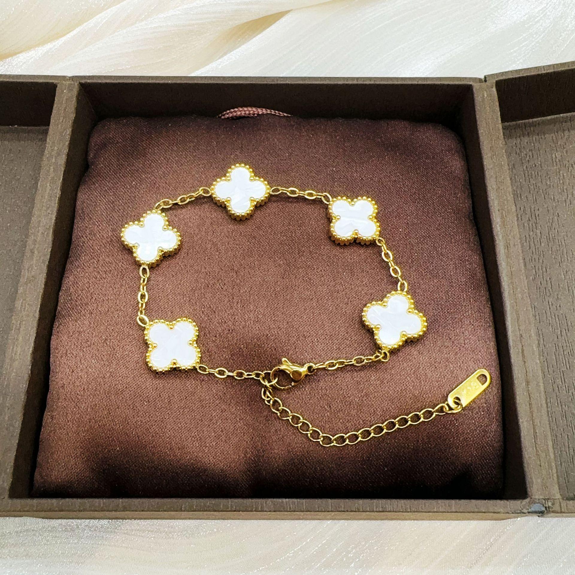 

Fashion Titanium Steel Four-Leaf Clover Bracelet Women Do Not Lose Color Luxury High-Grade Hand Jewelry чистый белый