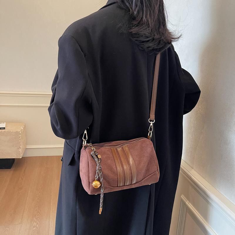 

2025 зима новая модная сумка-цепочка женская блестящая бриллиантовая на плечо сумка-мессенджер высококлассная повседневная маленькая квадратная сумка 23*12*13