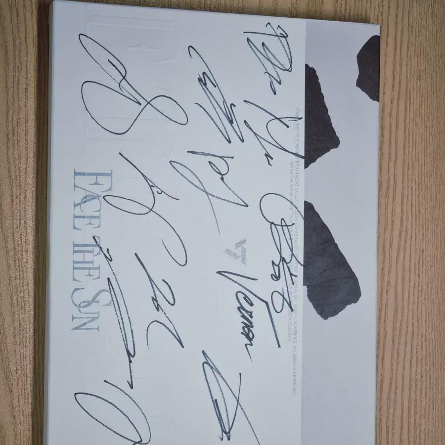 

Seventeen Album Autograph