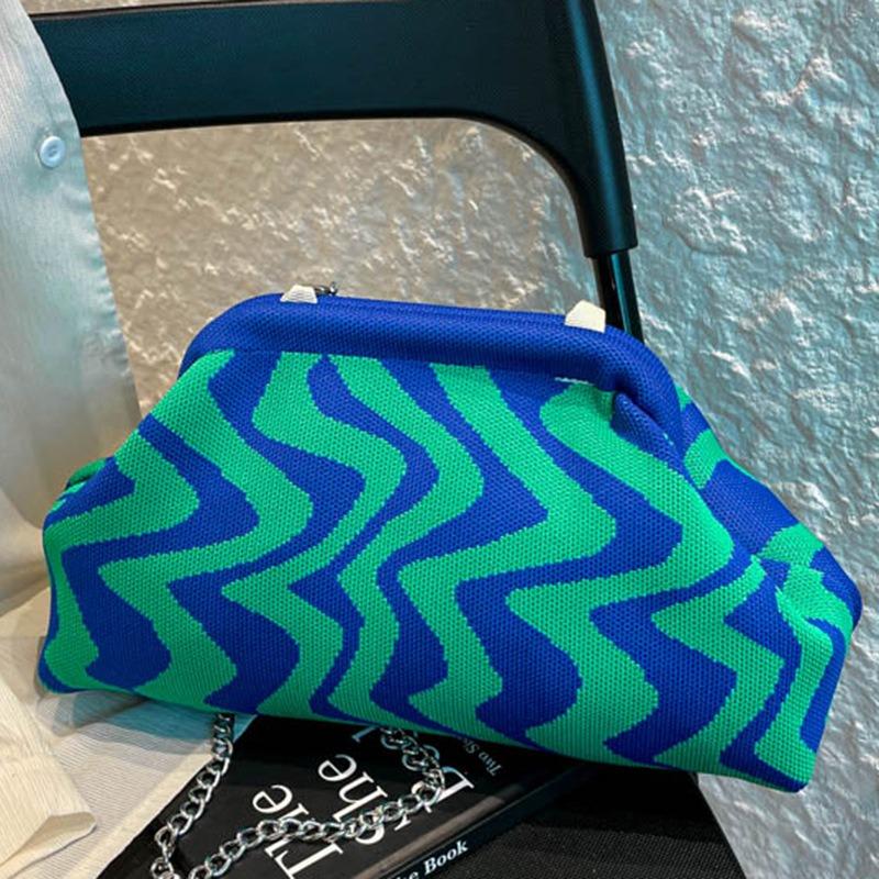 Autumn Fashion Casual Wave Knitted Shoulder Bag Striped Large Capacity Daily Clip Bag Simple Messenger Bag