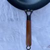Wok in Ferro ZISIZ 32cm Forgiato a Mano con Rivestimento a Squame di Pesce