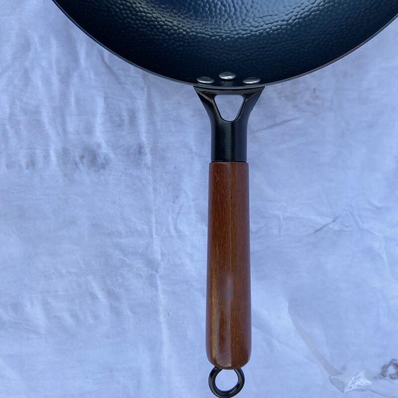 Wok in Ferro ZISIZ 32cm Forgiato a Mano con Rivestimento a Squame di Pesce