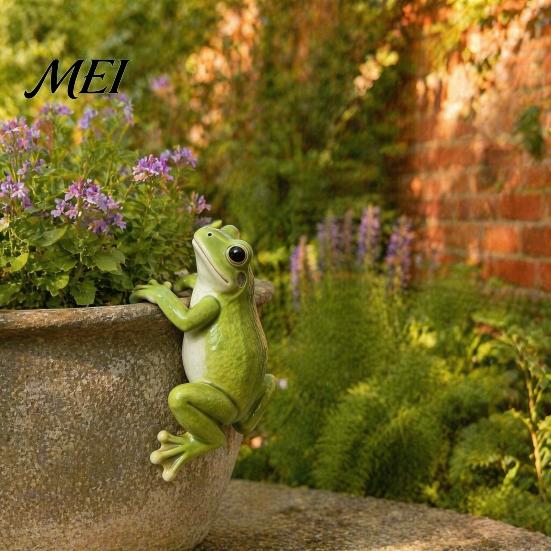 Pastoral Style Patio Ornament Planter Climber Frog Statue, Realistic Resin Animal Ornament, Waterproof Weather Resistant Garden Art Figurine