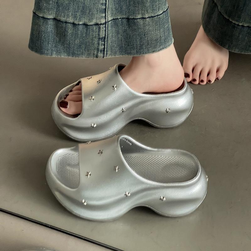 New Style Casual Women's Shoes One-piece Fashionable and Versatile Thick-soled Height-increasing Flip-flops
