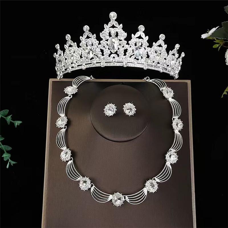 Retro Crown Necklace and Earring Set: Luxury Three-Piece Bridal Jewelry for Weddings and Banquets