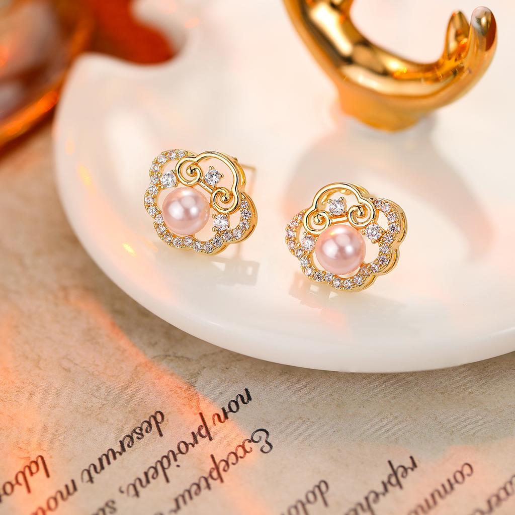 Premium Pearl Stud Earrings S925 Silver Needle Elegant Exquisite Earrings Retro Temperament Versatile Earrings