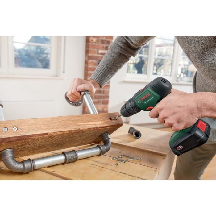 Bosch Perceuse Visseuse a Percussion Universal Impact 18V + x2 Batteries 2,0 Ah et Chargeur