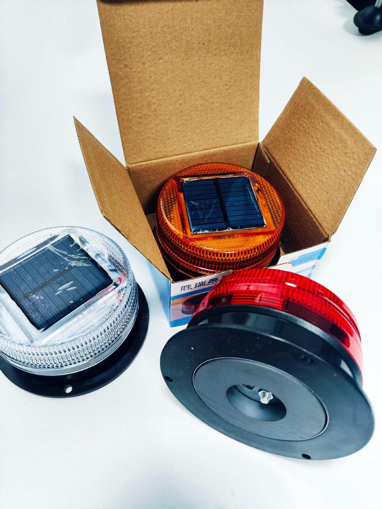 Solar-Powered Magnetic LED Strobe Light for Construction and Night Parking