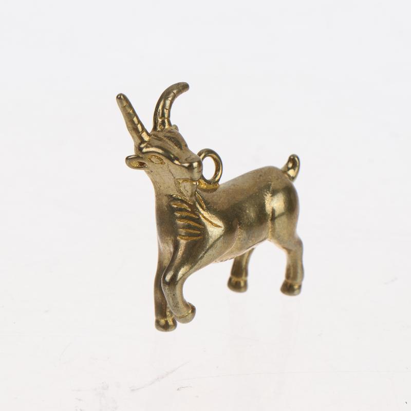 Solid Brass Goat Sculpture Chinese Zodiac Sheep Figurine Exquisite Mini Animal Statue for Desk Decor Collection Gift