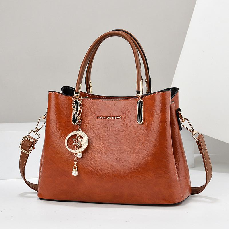 Chic Vintage Inspired Pu Handbag For Women With Ample Space And Trendy Design
