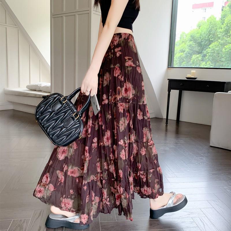 2024 French Retro Floral Pleated High-Waist Maxi Chiffon Skirt