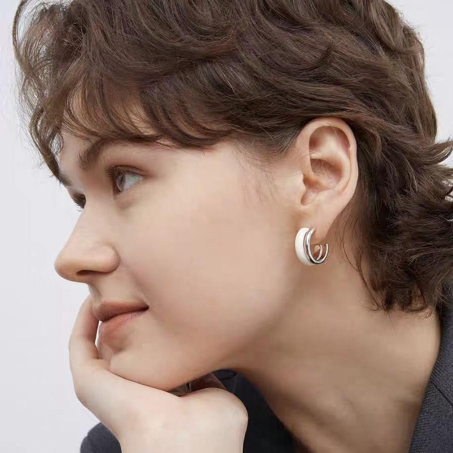 25 Nowych Szykownych Podwójnych Emaliowanych Kolczyków Koła: Eleganckie Francuskie Luksusowe Kolczyki Sztyfty dla Kobiet