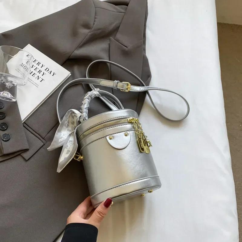 New Fashion Feminine Bucket Red Crossbody Bags Korean Texture Leather Bags Versatile Small Bag