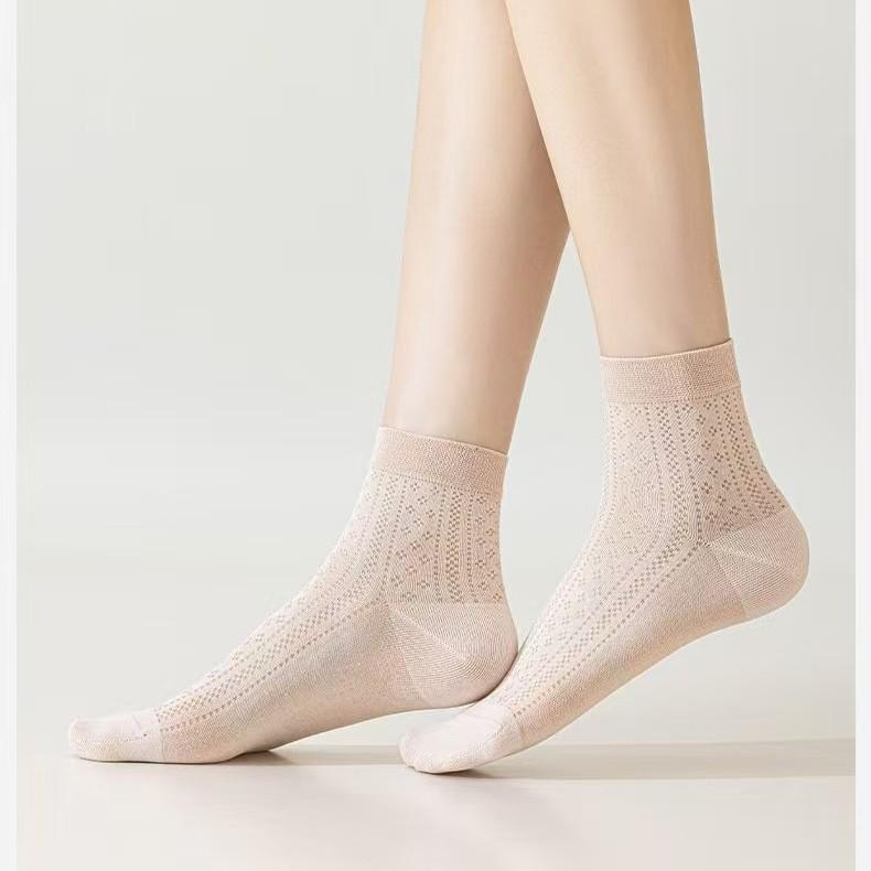 Women's Mulberry Silk Stockings - Summer Thin Mesh, Breathable, Seamless, Mid-Calf Socks for Spring/Autumn, Solid Color.