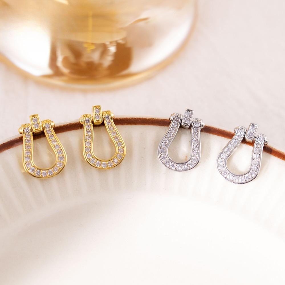 Geometric Micro-inlaid Horseshoe Buckle Earrings European and American Cold Style Exquisite Earrings Personalized Design Sense Earrings Women