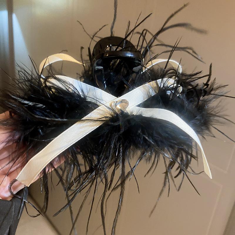 Design Ostrich Feather Grab Clip New Internet Celebrity Ins Wind Back Head Disc Hair Shark Clip Personalized Hair Accessories