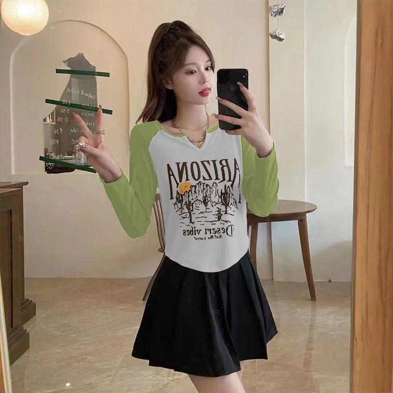 Long-sleeved T-shirt for Women, A Korean-style Top for Autumn and Winter, with A V-neck Base Layer Worn Inside