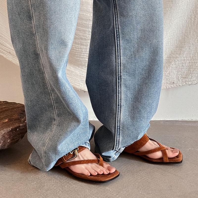 Mode NEU Sommer Damen Hausschuhe Eckige Zehenpartie Niedriger Absatz Schuh Spaltleder Schuhe für Damen Gekreuzter Riemen Schnalle Damen Sandalen Zehentrenner