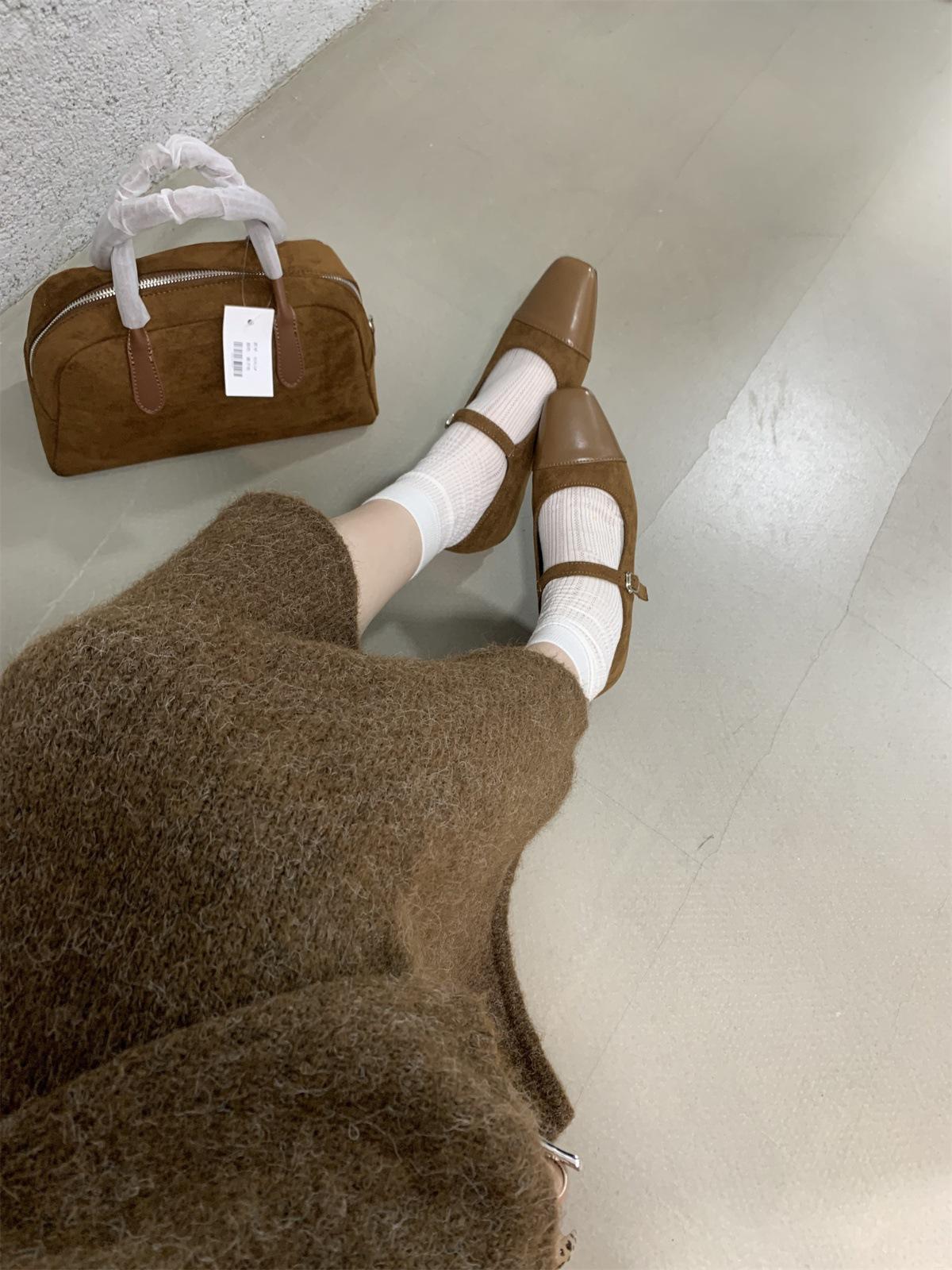 

Splicing celebrity temperament shallow single shoes women s one-word buckle Mary Jane shoes inner height increase grandma shoes 39 коричневый