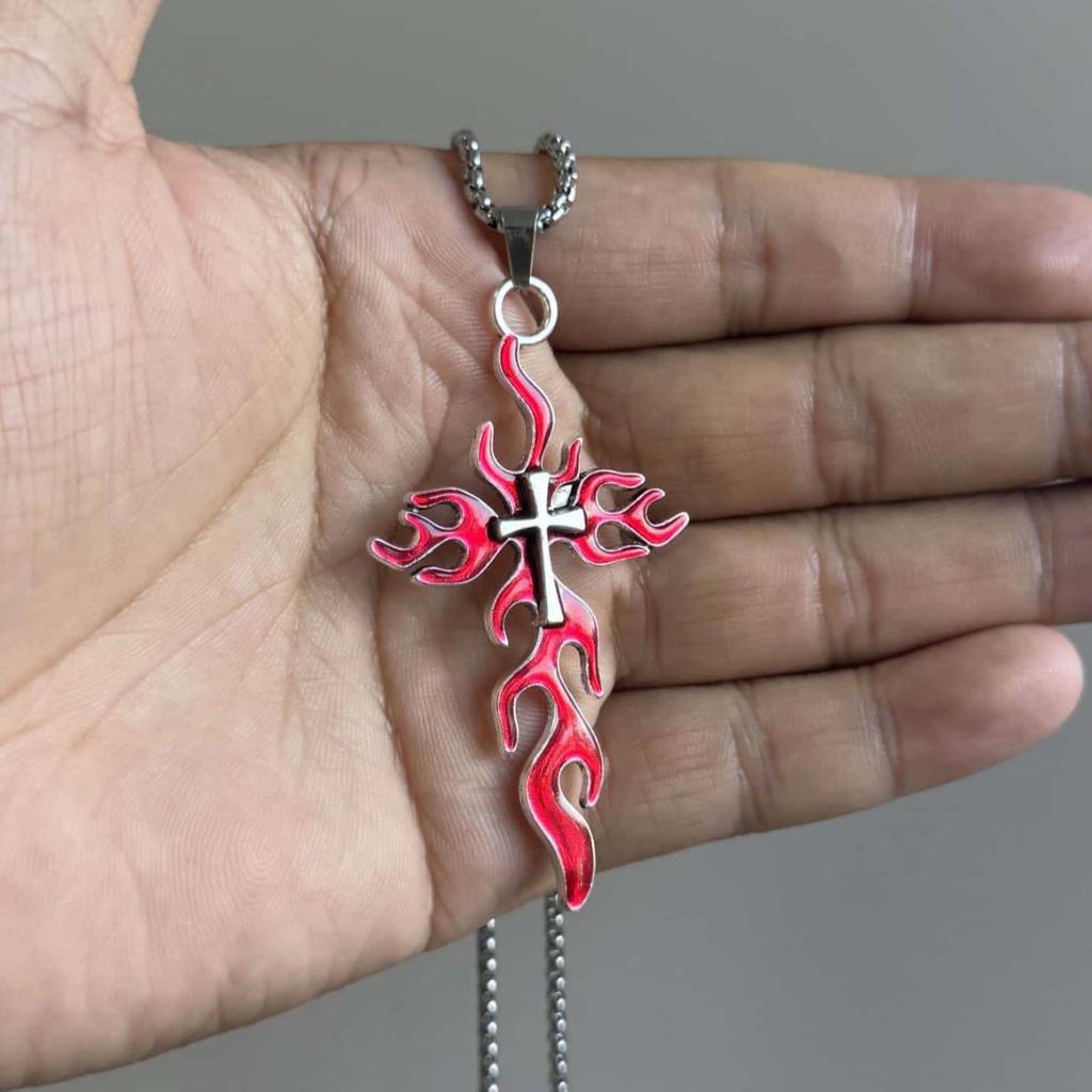 Collana a Croce Gotica Hip Hop da Uomo - Ciondolo Fiamma Catena per Maglione - Gioielli Personalizzati di Alta Gamma all'Ingrosso