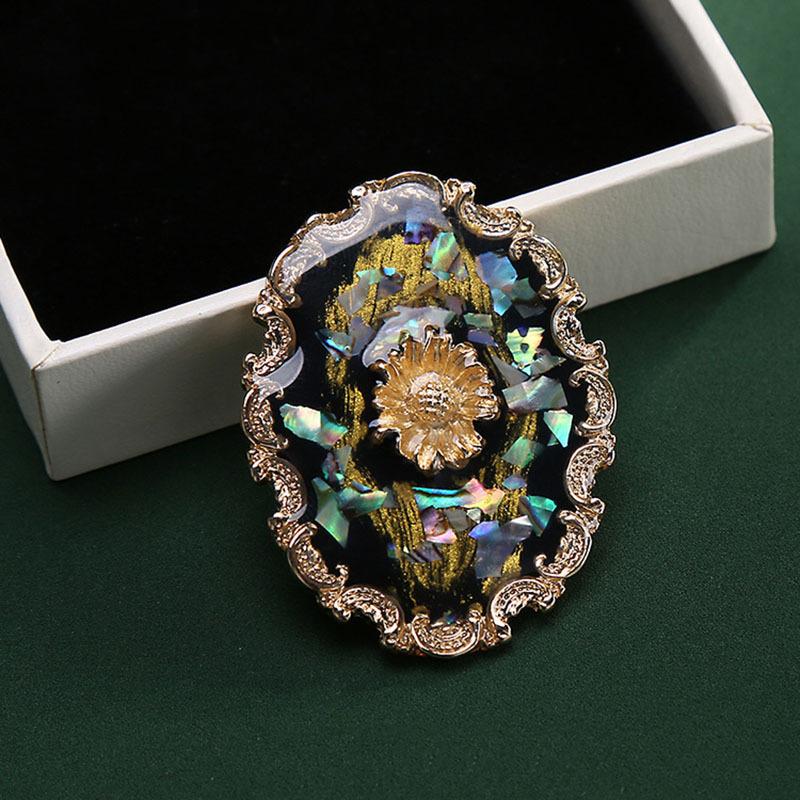 Court Brooch, Retro Sunflower Photo Frame, Corsage, High-end Deep-sea Shell Embossed Brooch