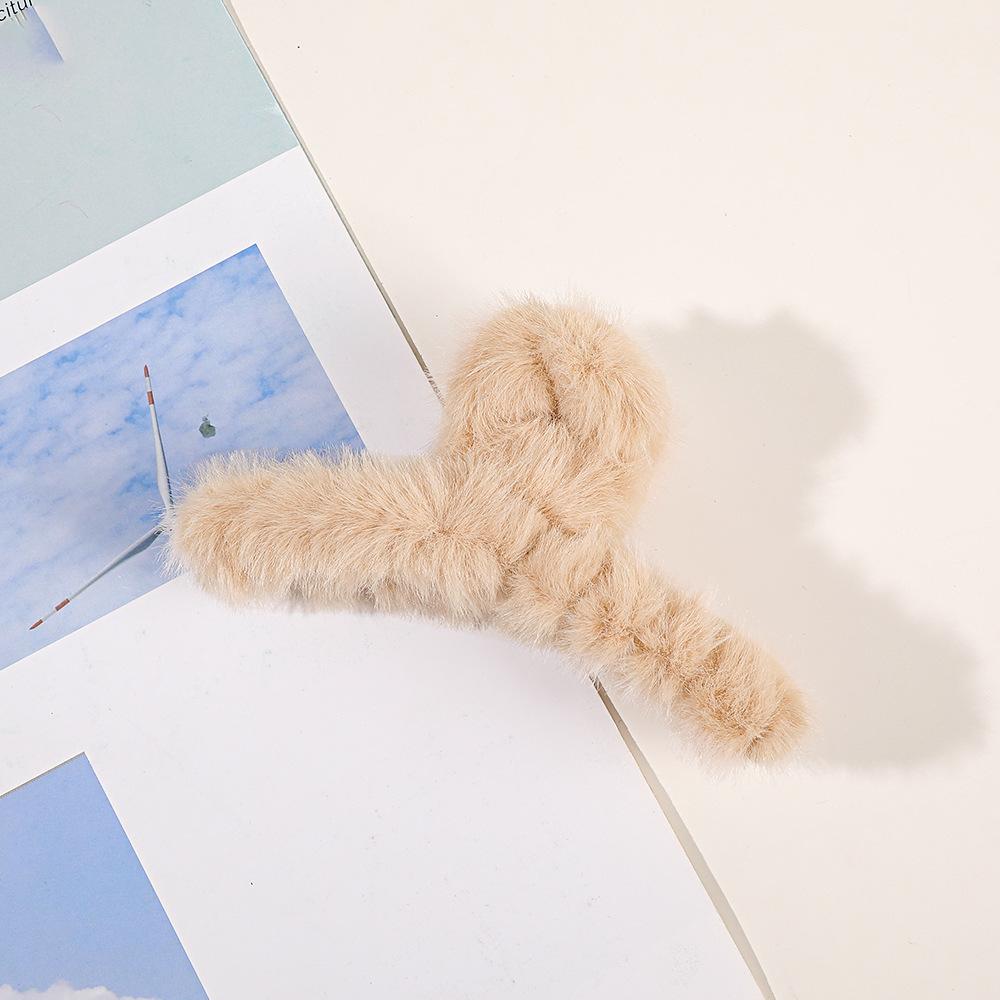 Furry Claw Clips Big Crab Hair Claw Girl Winter Ponytail Holder Large Imitation Plush Grab Cawl Clips For Women Hair Accessories