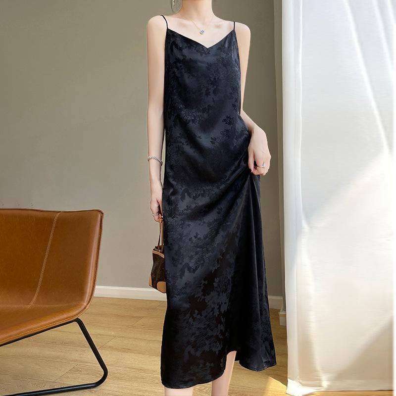 

Women s V-Neck Spaghetti Strap Jacquard Satin Dress - Slimming, High-End French Design for Spring/Summer Large