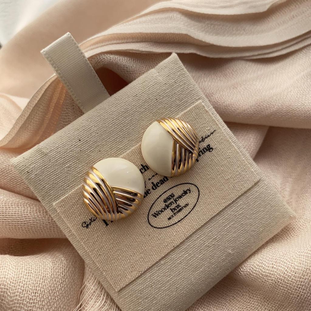 Premium Gilt Stud Earrings Retro Brushed Metal Ball Earrings Niche Exquisite Design French Earrings Women