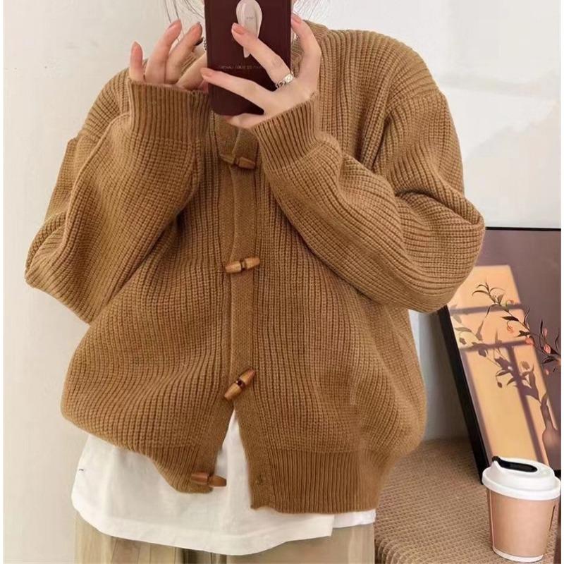 Retro horn buckle crew neck knitted cardigan women's autumn and winter new loose lazy wind sweater jacket top trendy