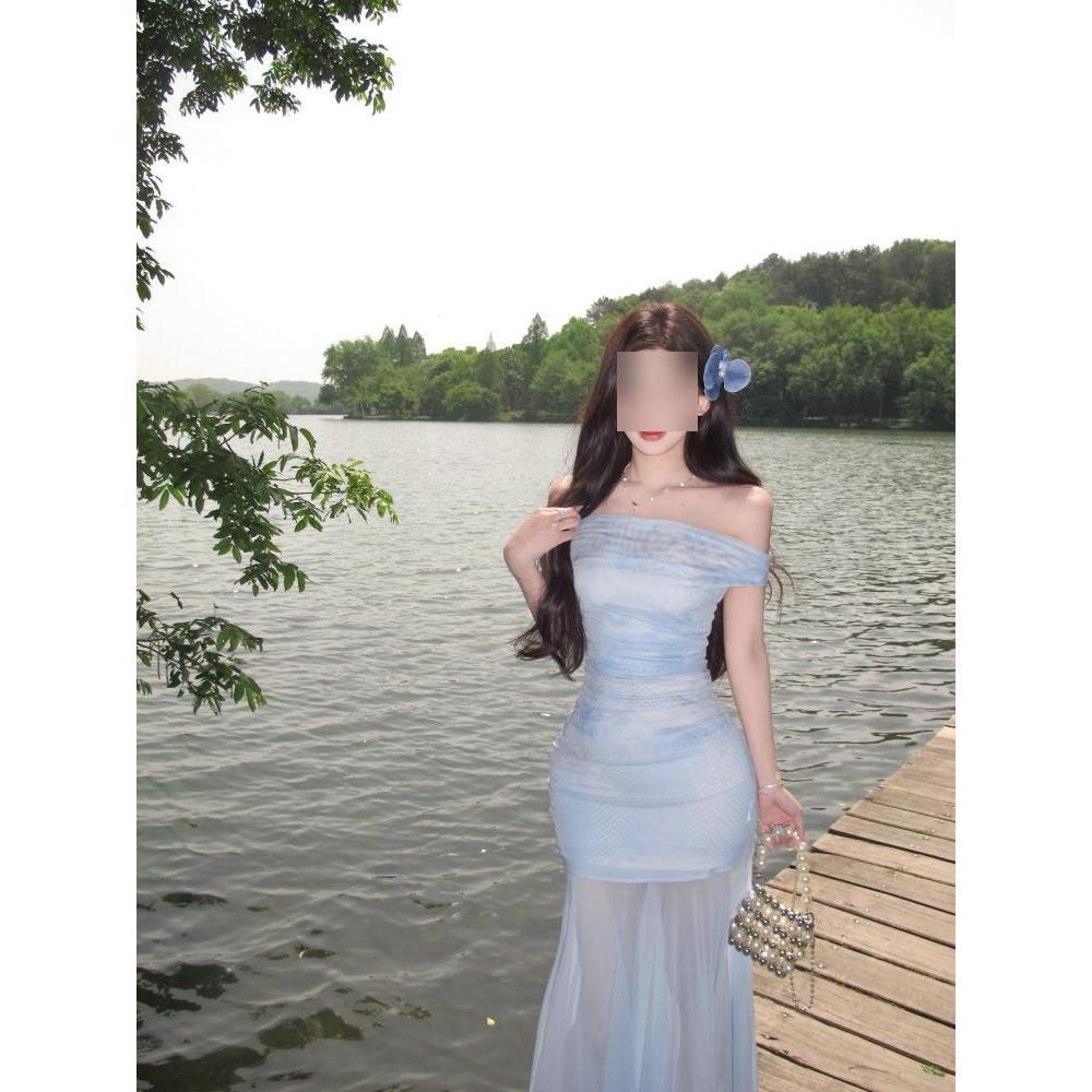 This year's popular beautiful mesh yarn one-word shoulder smudge dress, waist and thin temperament vacation super fairy fishtail skirt