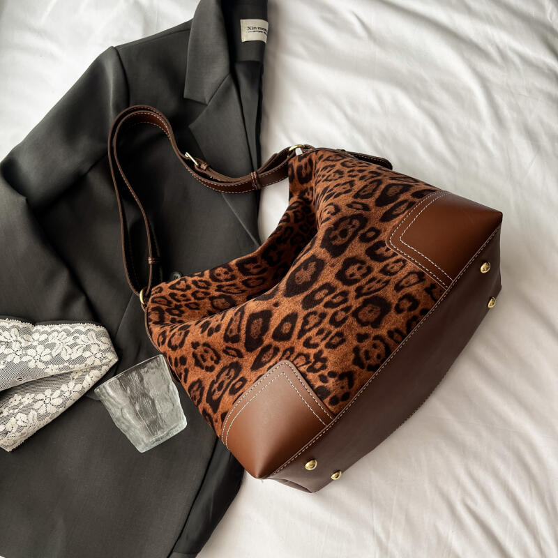 Borsa Hobo con Stampa Leopardo per Donna Borsa a Spalla alla Moda con Tracolla Regolabile e Design in Pelle Morbida