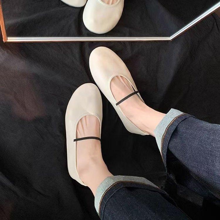 Soft-faced Round Head, Shallow Mouth, One Word with Flat-soled Mary Jane Shoes 2025 Autumn New Soft-soled Single Shoes, Grandma Small Leather Shoes