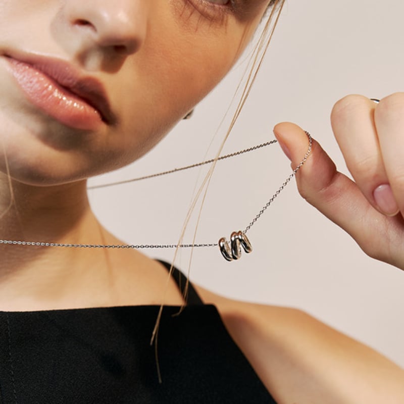 Hei Bold Lilies Pendant Necklace