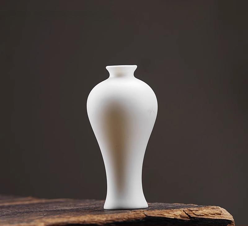 New Chinese Mini White Porcelain Flower Utensil, Ceramic Vase Zen Green Dill Copper Coin Grass Flower Insert White Water Flower