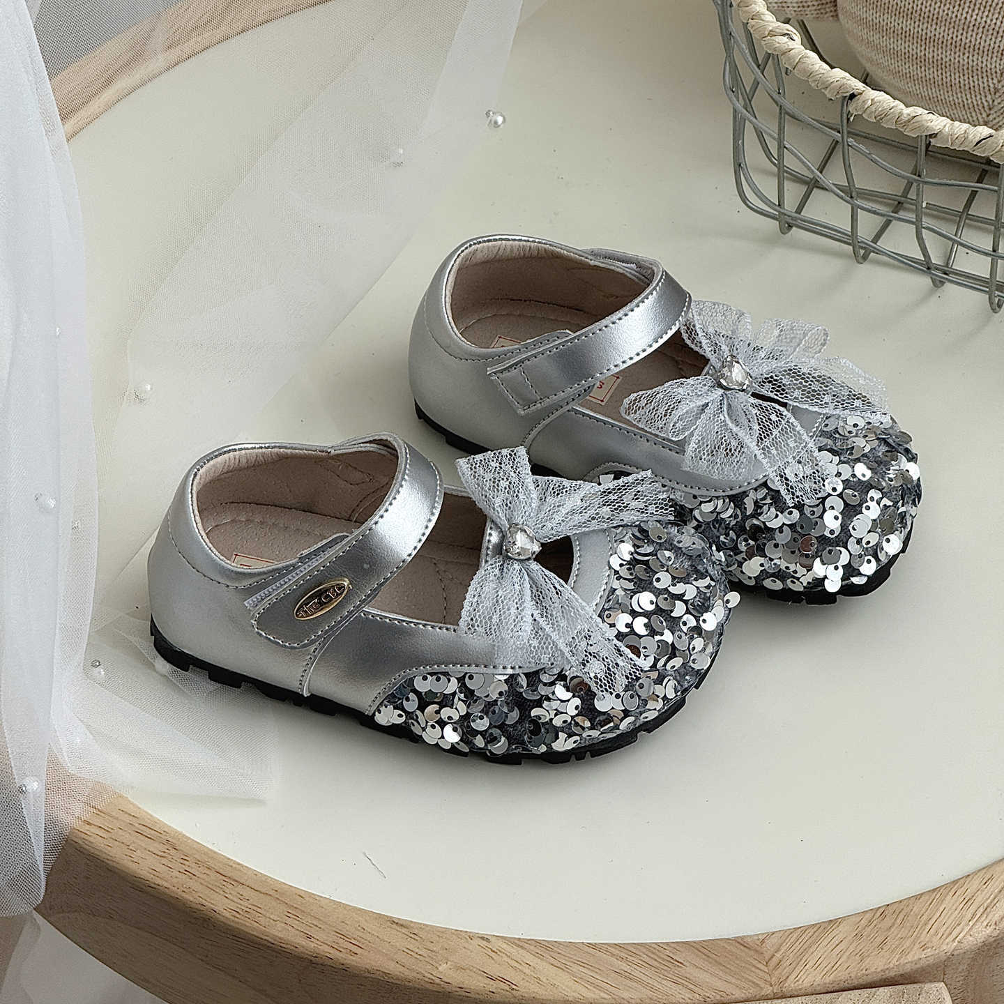 

XSHX Туфли принцессы для выпускного вечера Осень Вэньчжоу Высококачественная резиновая подошва Широкая носочная часть Туфли для девочек на липучке Винтажный бант Новые 25