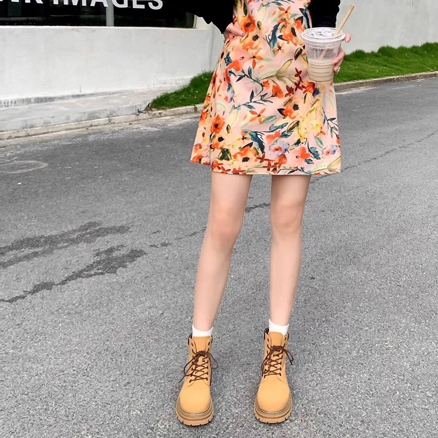 Grape Mother Has the Same Autumn and Winter New Short Boots, Thick-soled Kicks, Big Yellow Boots, Round Head Versatile Lace-up Martin Boots.