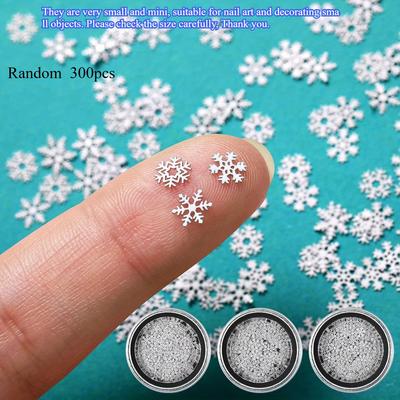 Ungefähr 300 Stück Mini Metall Schneeflocken Verzierungen, 0,2" Weiße Bastel-Schneeflocken für Feiertagsbasteleien und Partygeschenke
