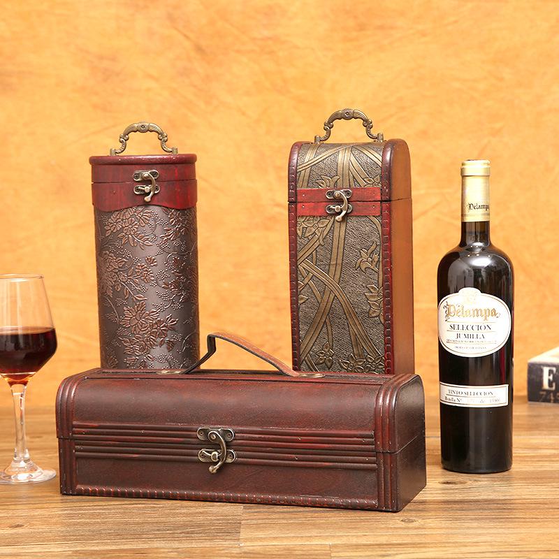 Drewniane pudełko prezentowe na czerwone wino w kształcie cylindra
