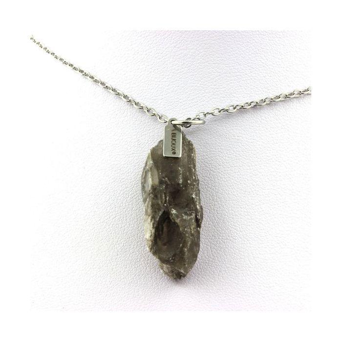 Pierres et Minéraux. Collier Gypse brut. 28.40 ct. Marcieu, Isère, France.