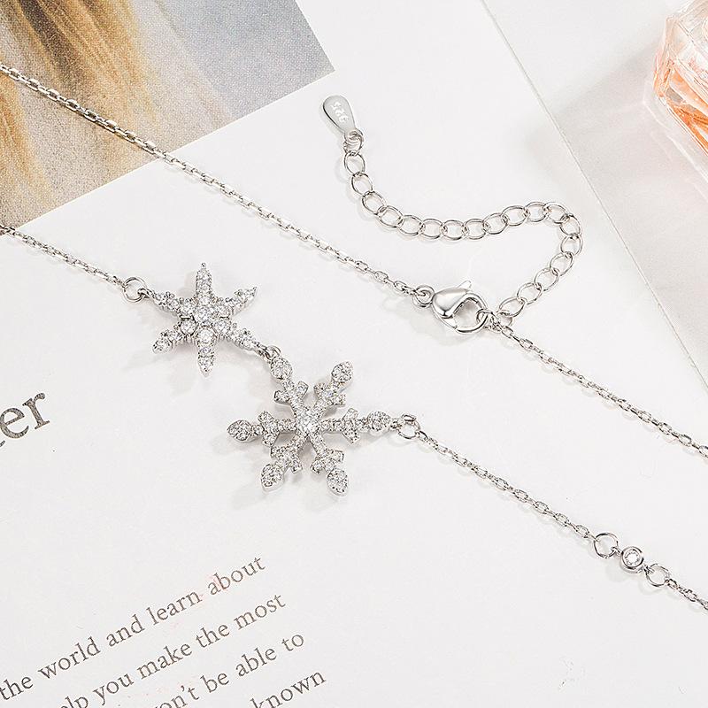 Ladies Fashion Crystal Snowflake Pendant Necklace Jewelry