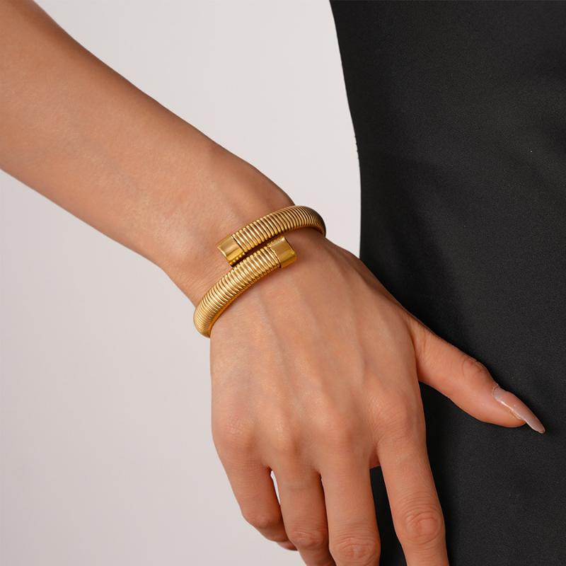 18K Stainless Steel Elastic Bracelet for Women Charm Punk Wide Chunky Metal Spiral Open Bangle Pulseras Waterproof Jewelry Gifts