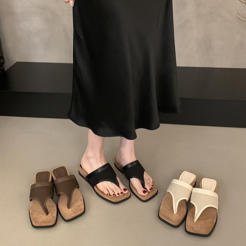 Fairy wind slope heel muffin thick-bottomed flip-flops women wear 2025 new French niche square toe cool slippers