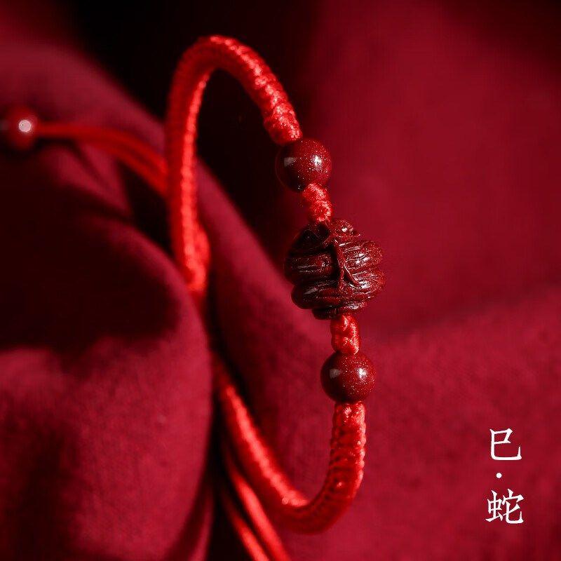 

Классный браслет из красной веревки на год Змеи 2025, год рождения, с киноварью Санхэ Люхэ, ручной работы для мужчин и женщин Zodiac Snake [2025 Value Thai]]