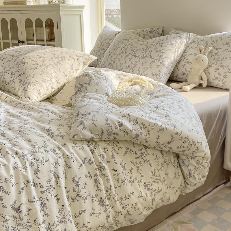 Class A Small Floral Cloud-like Cotton Bedding Set - Includes Duvet Cover, Sheet, Bed Skirt (3 pcs)